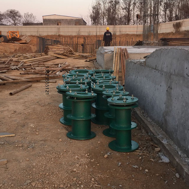 鞏義特殊教育新校消防（fáng）水池柔性（xìng）防（fáng）水套管供貨（huò）現場